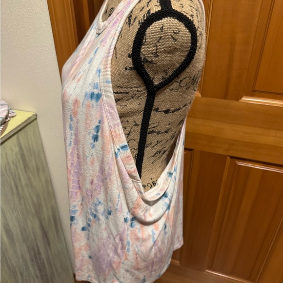 Old Navy Pastel Swirl UltraLite Go-Dry & Tie Dye Active Tank Tops set XXL - Picture 7 of 10